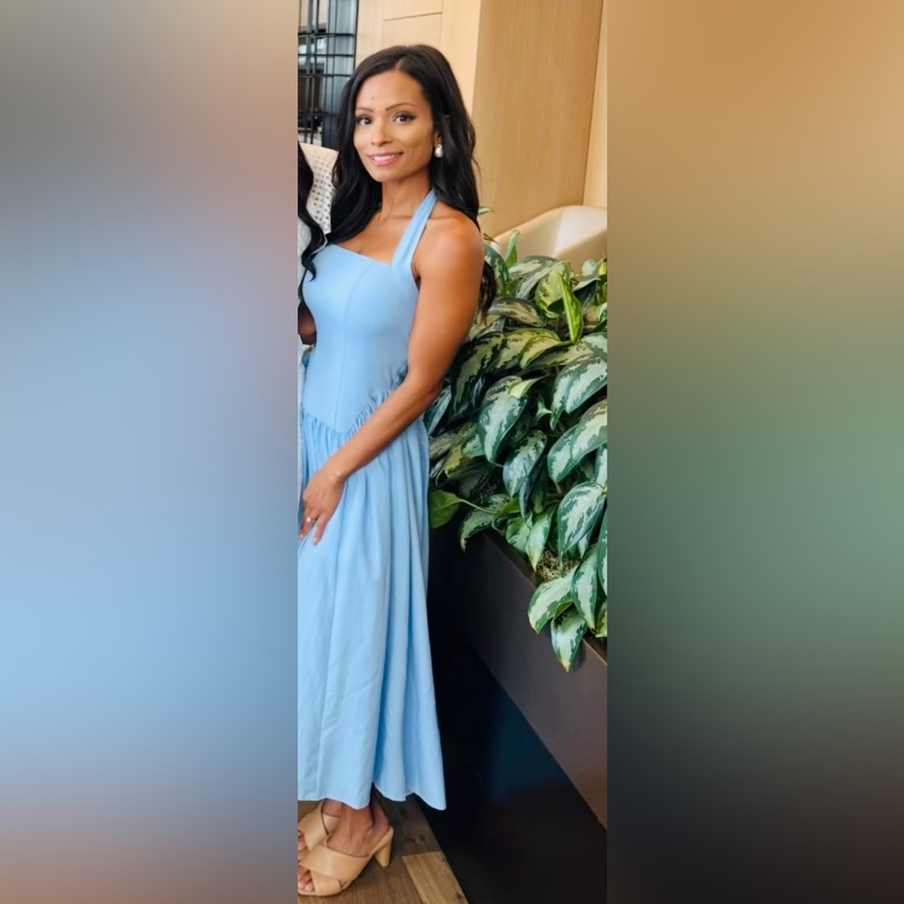 Le Lis Light Blue Midi Dress